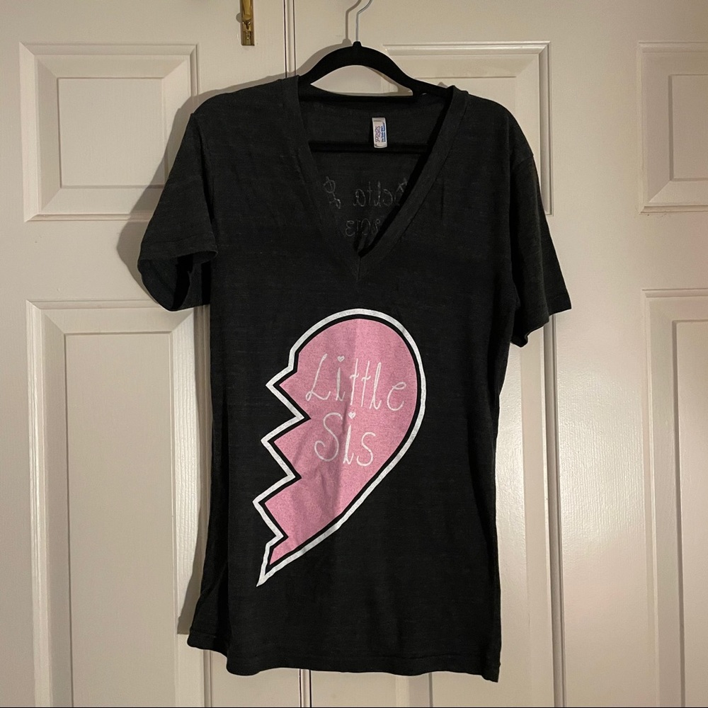 Tri Delta v-neck little sis tee